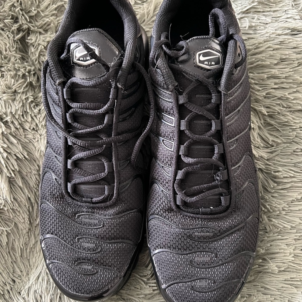 Lightly used Triple black Nike airs work two or three times.